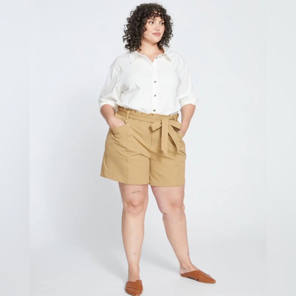 NWT Universal Standard The Big Button Down in White 3XS (size 2-4)